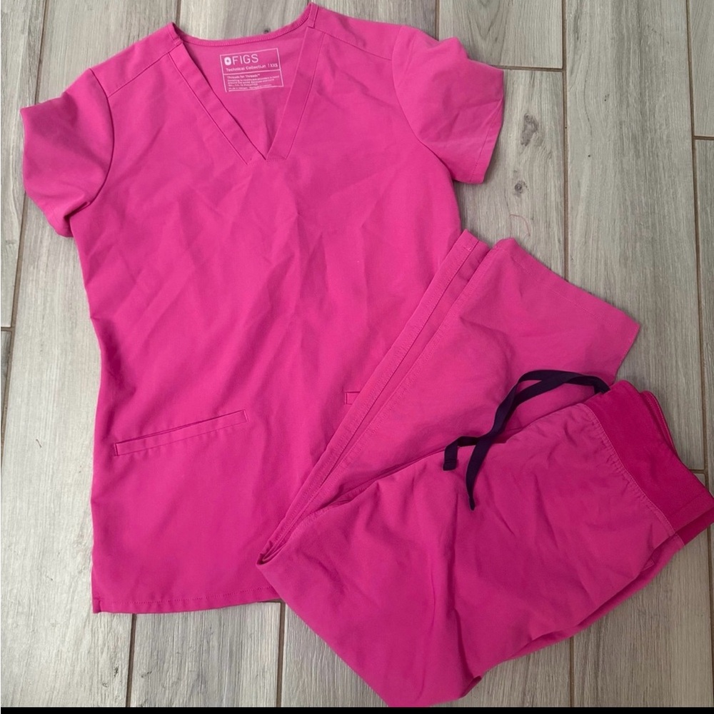 Figs Vivid Pink Scrub Top